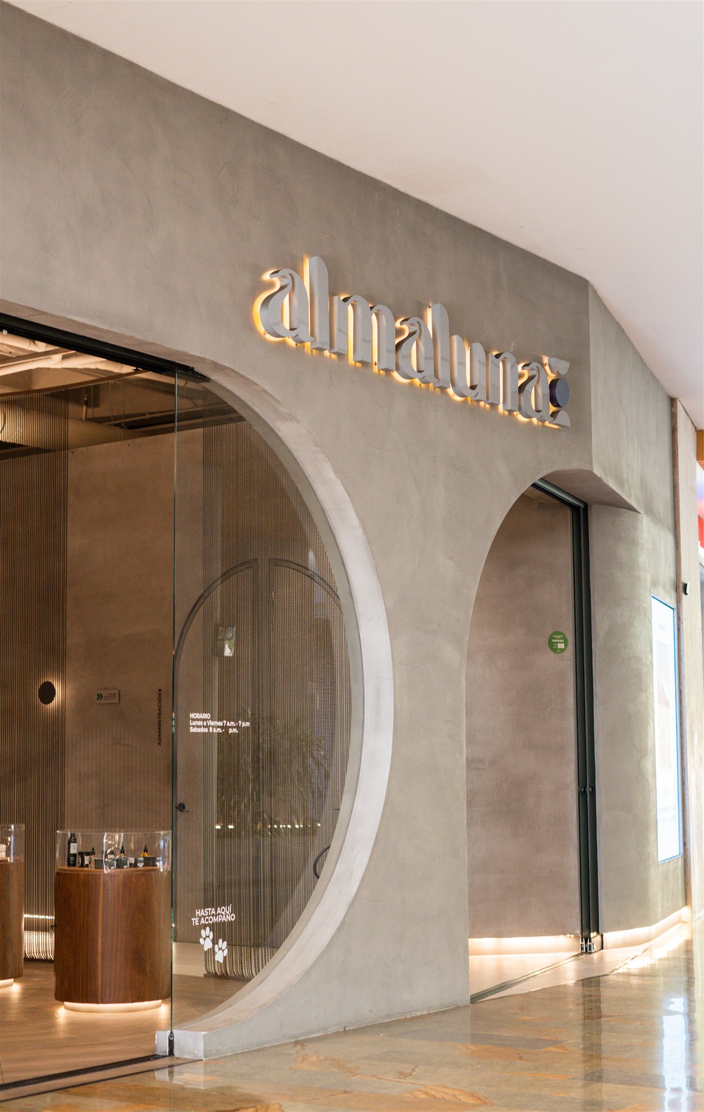 Poblado — Amsterdam Plaza